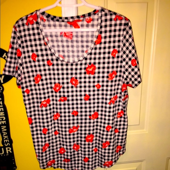 Great Gingham Checkered T-Shirt! - Picture 3 of 7